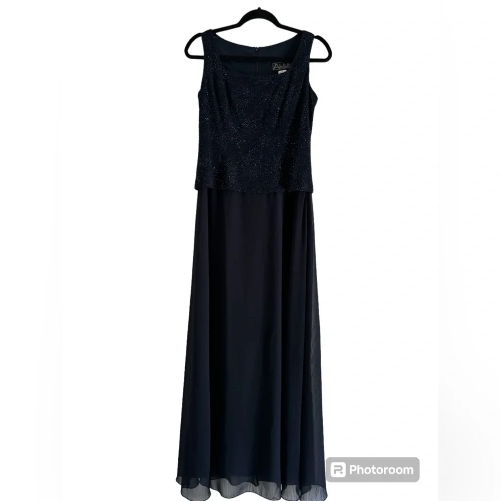 Alex Evening Sequin Mock Two-Piece Gown with Jacket. Size 8 - Picture 5 of 9